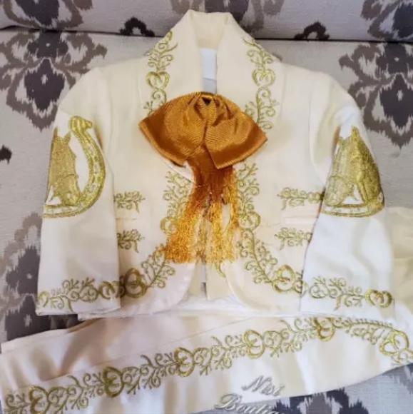 Toddler T4 Mariachi Mexican outfit costume - Picture 3 of 8